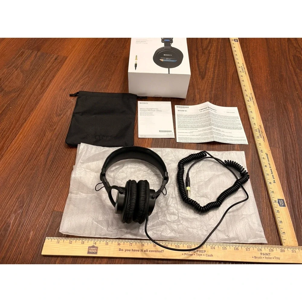 Sony MDR-7506‎ Professional Closed-back Studio Headphones